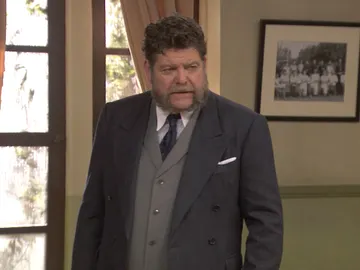 Mauricio, irreconocible, pierde los papeles en el Ayuntamiento Mauricio, irreconocible, pierde los papeles en el Ayuntamiento