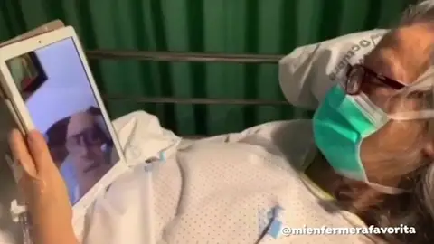 El emotivo reencuentro telemático de Marta y Pedro, separados por primera vez tras 43 años por el coronavirus: "¡Qué alegría poder verte!" El emotivo reencuentro telemático de Marta y Pedro, separados por primera vez tras 43 años por el coronavirus: "¡Qué alegría poder verte!"