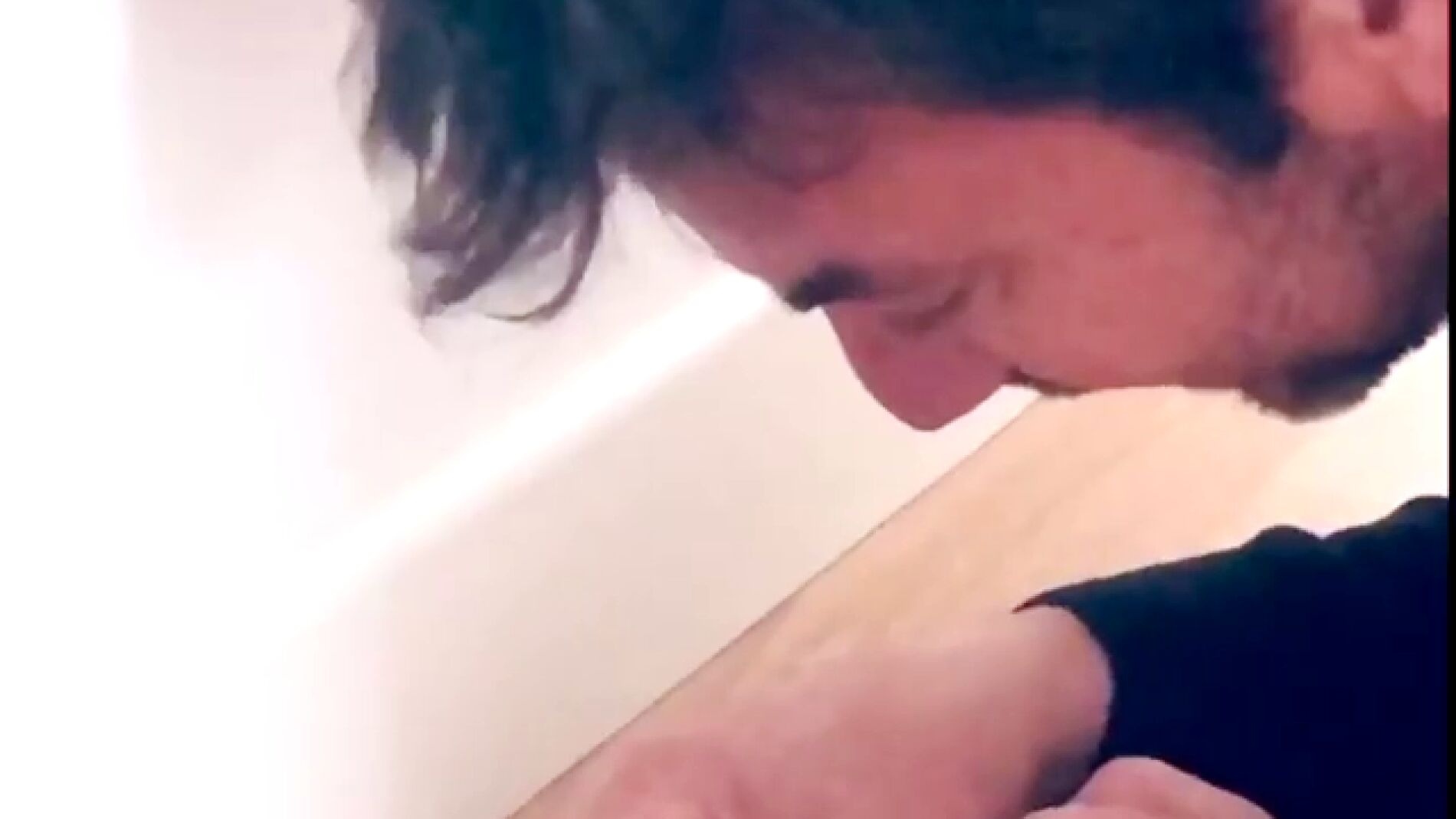 La sorprendente nueva mascota que Arturo Valls se encuentra en casa tras diez días confinado