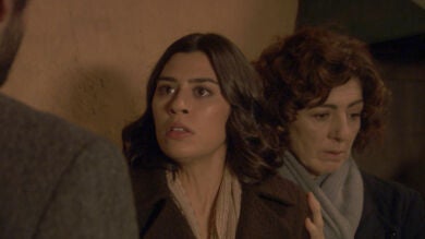 ‘El secreto de Puente Viejo’: Alicia y Encarnación, intimidades por unos bruscos hombres