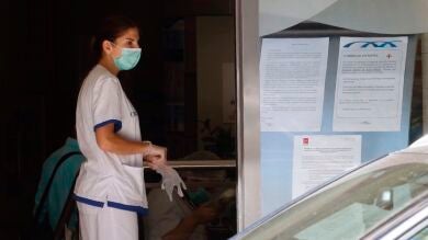 Sanidad recomienda que los trabajadores de residencias no vacunados se hagan PCR 2 veces por semana