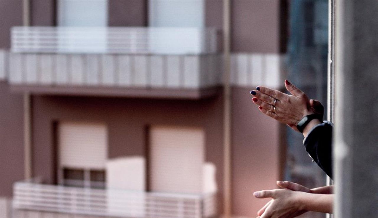 Aplausos en los balcones