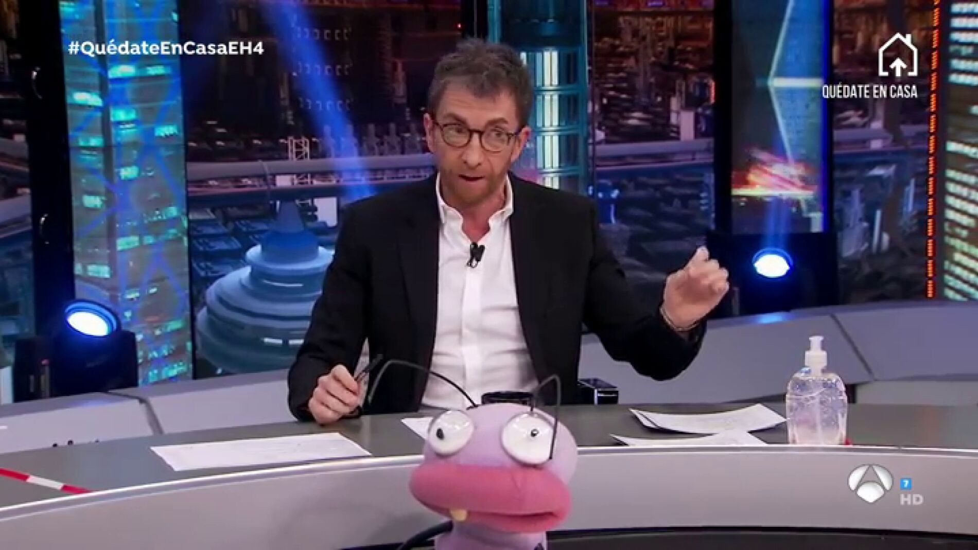 La predicci&oacute;n de Bill Gates para frenar el coronavirus: "La &uacute;nica manera de salvar esto es que hacerle un test a toda la poblaci&oacute;n"