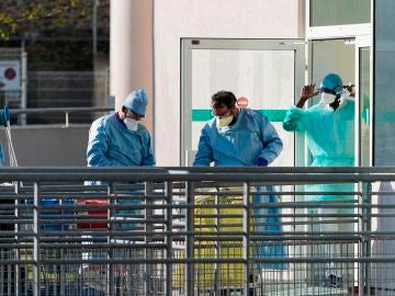 Sanitarios franceses en un hospital de Francia