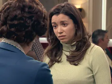 Amelia, destrozada pide ayuda a Benigna Amelia, destrozada pide ayuda a Benigna