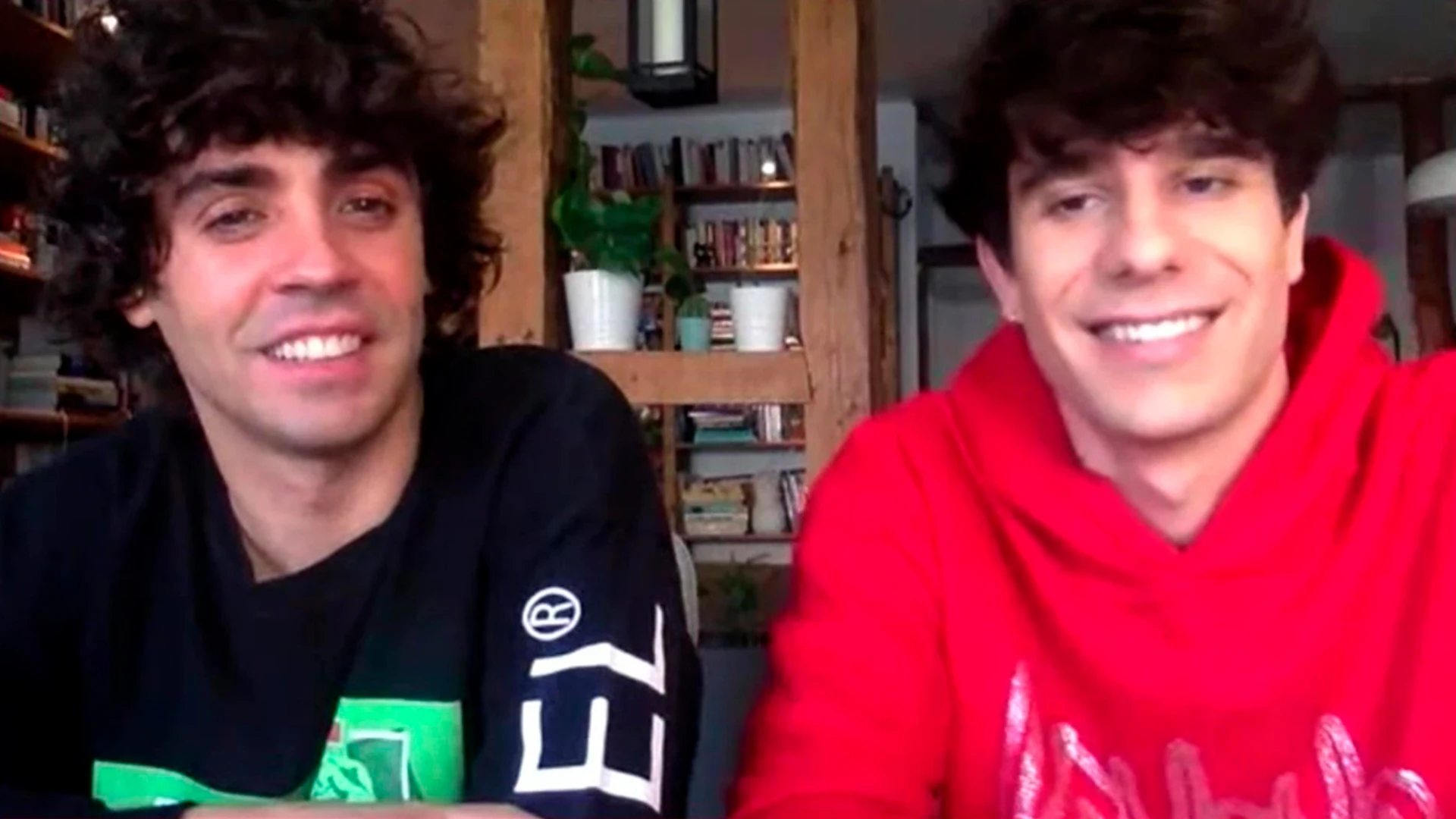 Javier Calvo y Javier Ambrossi: “'Veneno' es una reivindicación y un homenaje a las personas que han luchado para conseguir los derechos LGTB que ahora podemos disfrutar" Javier Calvo y Javier Ambrossi: “'Veneno' es una reivindicación y un homenaje a las personas que han luchado para conseguir los derechos LGTB que ahora podemos disfrutar"