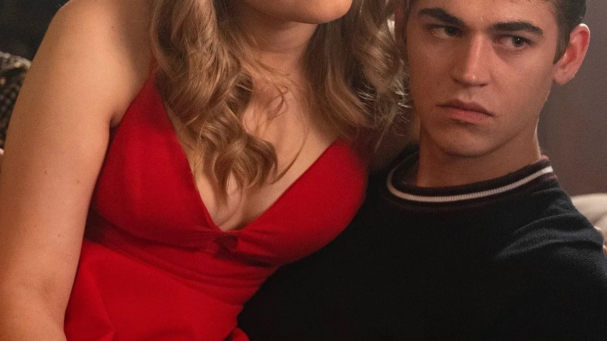 Josephine Langford y Hero Fiennes en 'After' Tessa y Hardin en 'After'