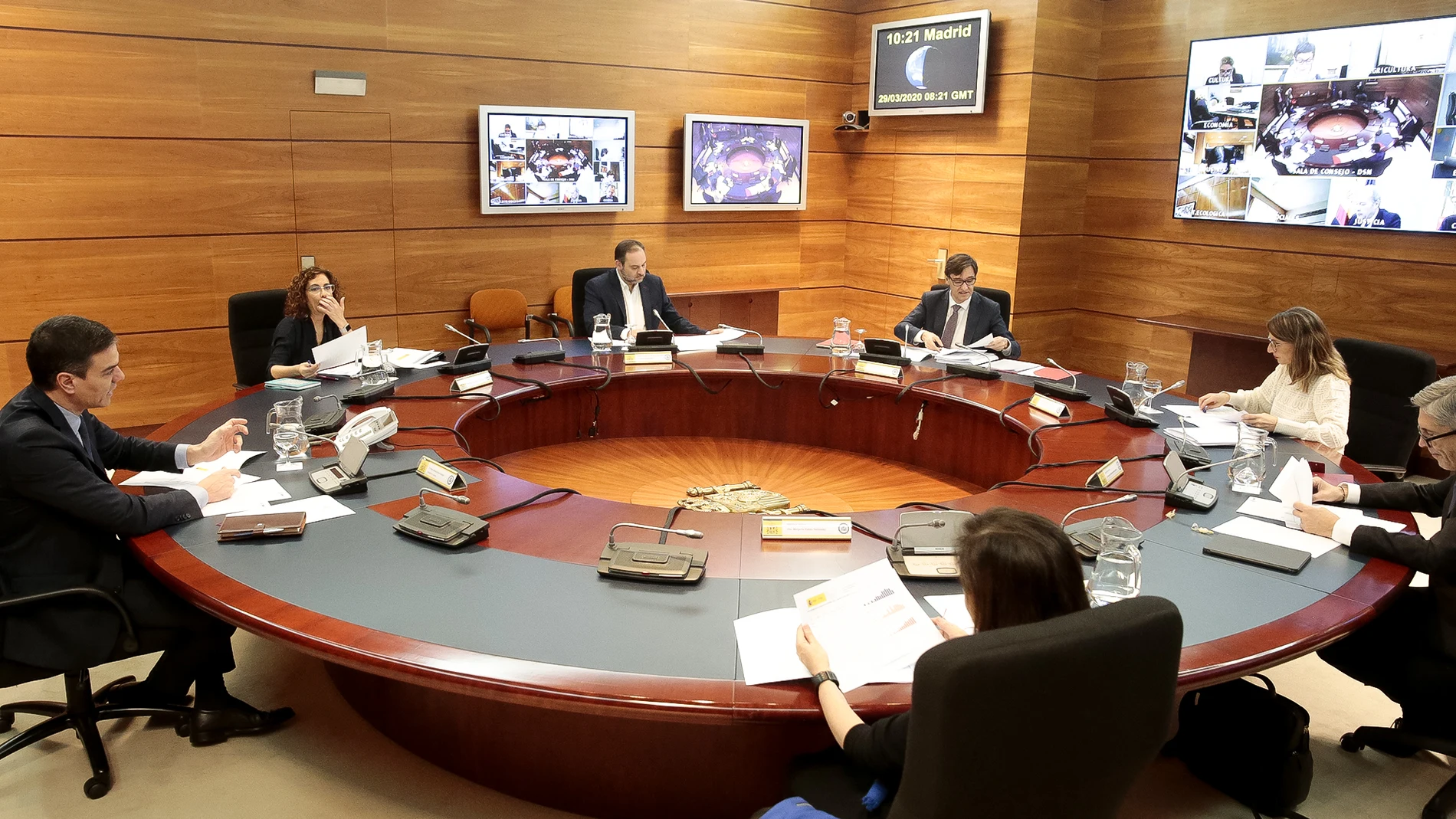 Imagen de un Consejo de Ministros Extraordinario celebrado durante la pandemia de COVID-19 Imagen de un Consejo de Ministros Extraordinario celebrado durante la pandemia de COVID-19