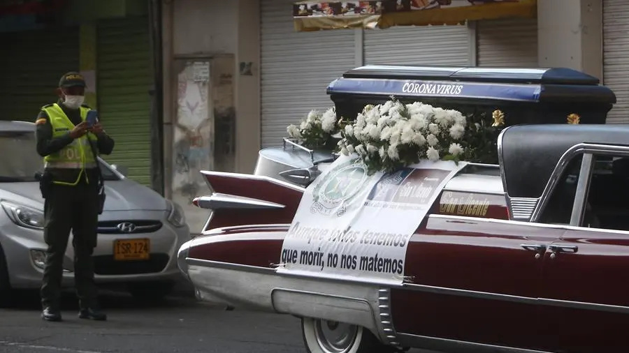 Coche fúnebre en Colombia Coche fúnebre en Colombia