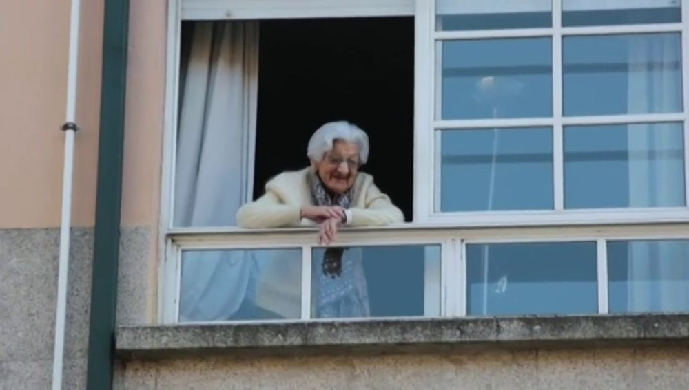 Lulú, la mujer que celebra sus 110 años confinada en su casa de Pontevedra por el coronavirus