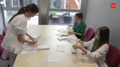 Los sanitarios del Hospital Severo Ochoa darán voz a las cartas que se envían a los pacientes de coronavirus Los sanitarios del Hospital Severo Ochoa darán voz a las cartas que se envían a los pacientes de coronavirus