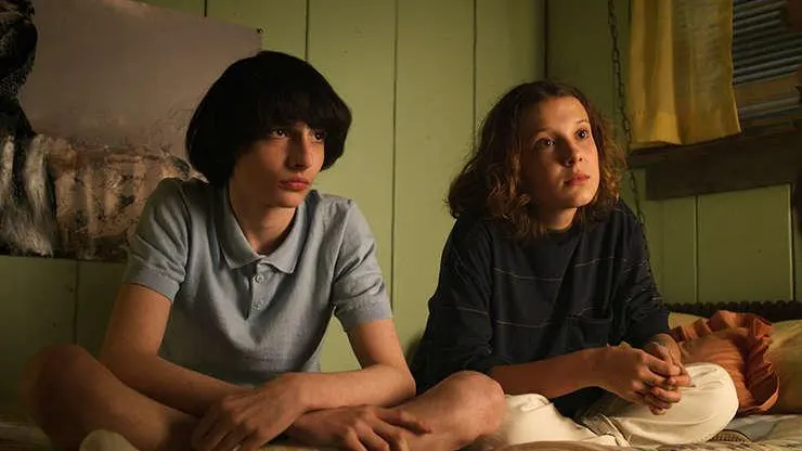 Finn Wolfhard y Millie Bobby Brown en 'Stranger Things'