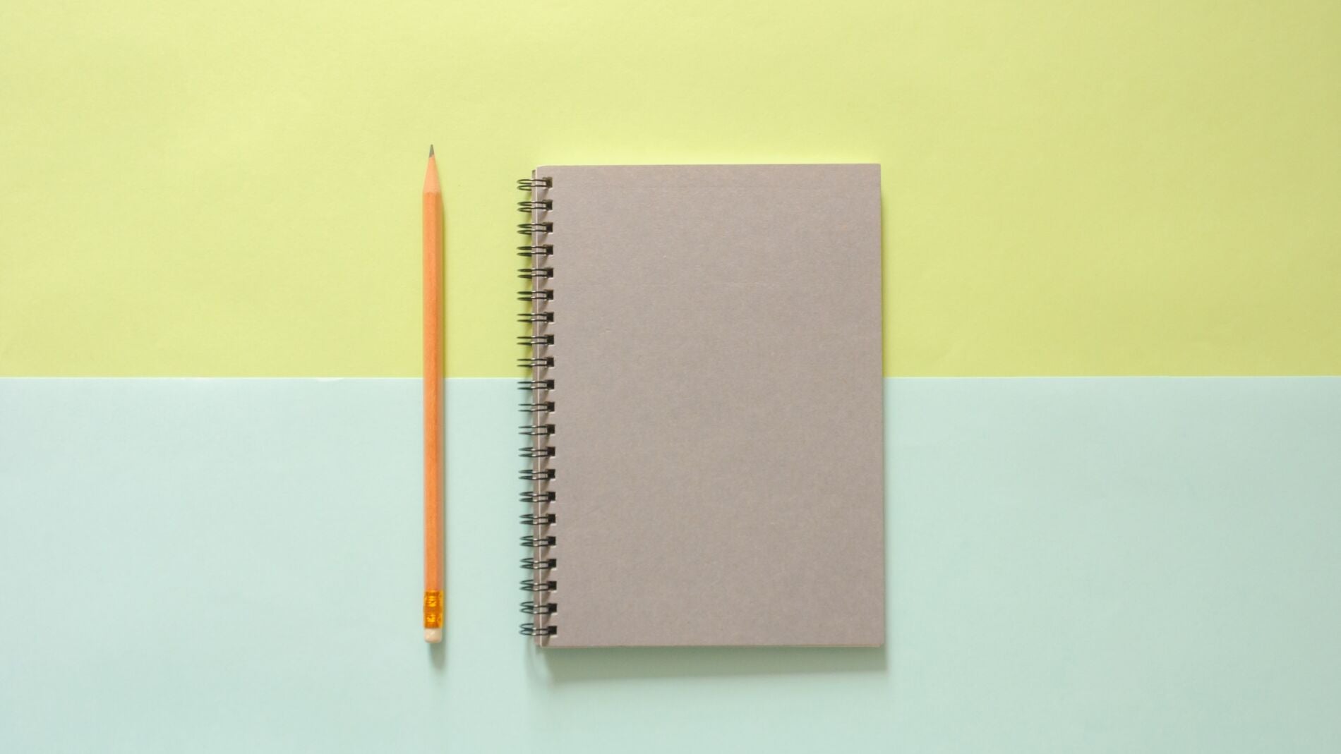 Cuaderno y l&aacute;piz
