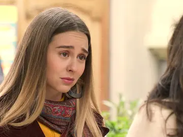 Luisita, cegada por el miedo, intenta poner distancia con Amelia Luisita, cegada por el miedo, intenta poner distancia con Amelia