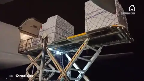 Llegan a España desde China los dos millones de mascarillas que distribuirá Mango para combatir al coronavirus Llegan a España desde China los dos millones de mascarillas que distribuirá Mango para combatir al coronavirus