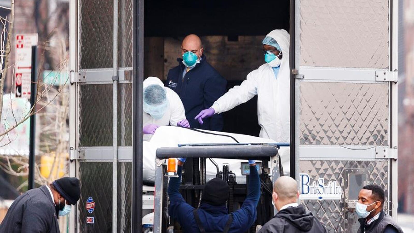 La tercera morgue provisional por el coronavirus en Madrid abrirá en Majadahonda