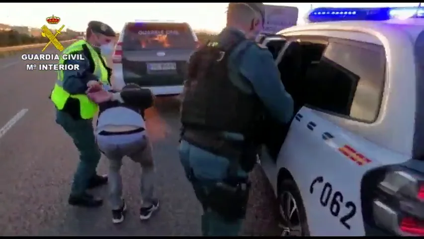 Detienen a los ocupantes de un coche que intentó evadir un control por el estado de alarma por coronavirus Detienen a los ocupantes de un coche que intentó evadir un control por el estado de alarma por coronavirus