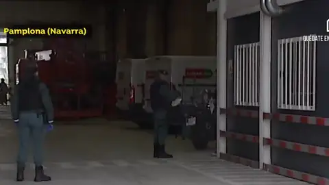 La Guardia Civil durante un control en un polígono de Pamplona La Guardia Civil durante un control en un polígono de Pamplona