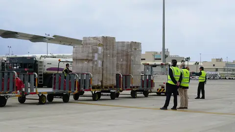 Imagen de archivo. Uno de los cargamentos de material sanitario que ha comprado el Govern balear.