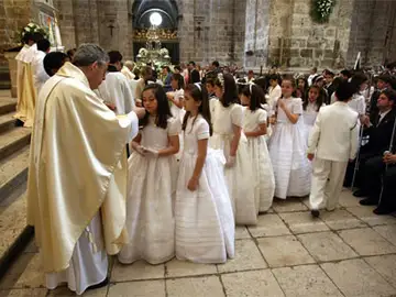 Así se podrán celebrar los bautizos y comuniones en la fase 2 de la desescalada del coronavirus Así se podrán celebrar los bautizos y comuniones en la fase 2 de la desescalada del coronavirus
