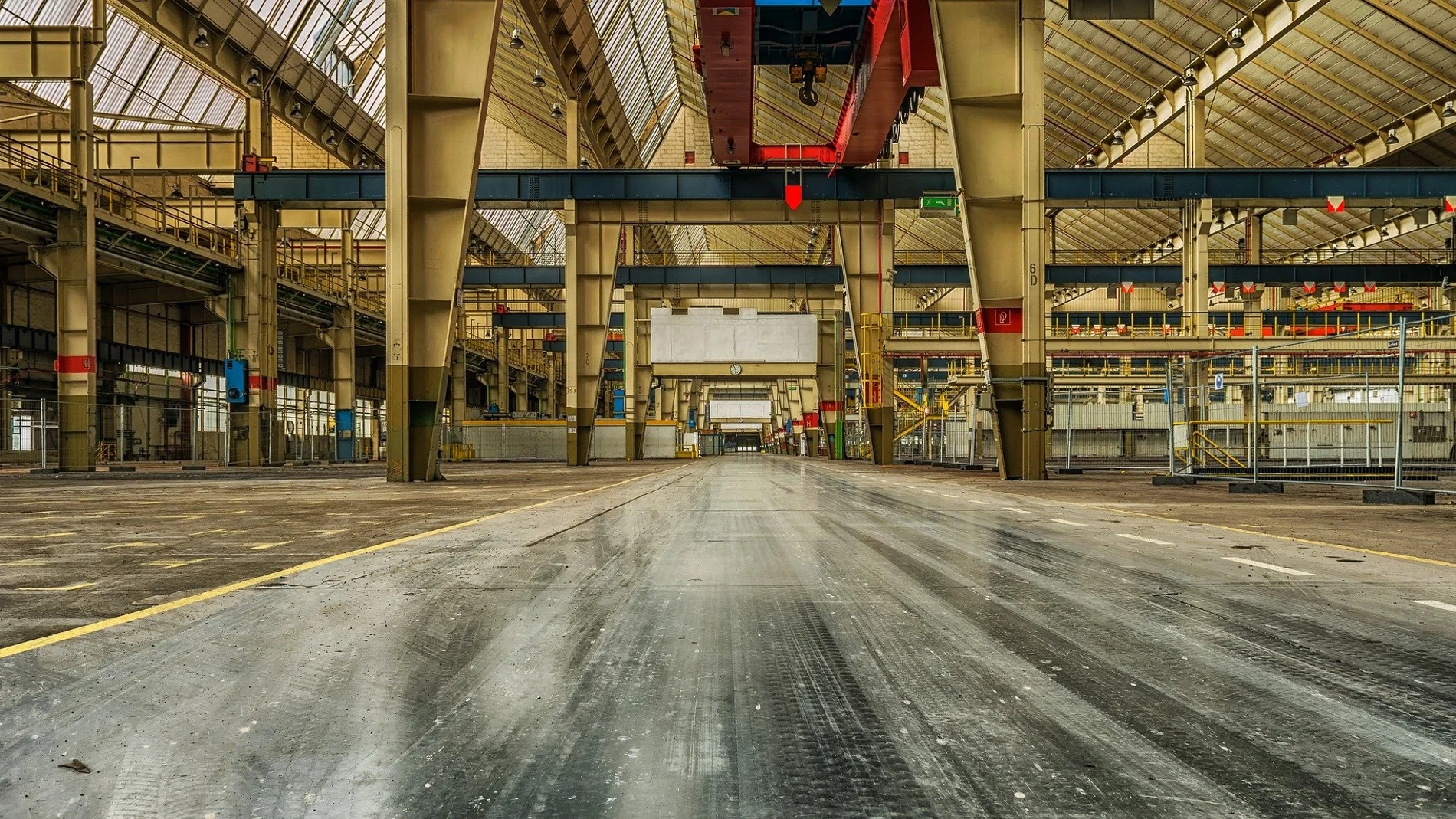 Las empresas no esenciales han tenido que parar la producción Las empresas no esenciales han tenido que parar la producción