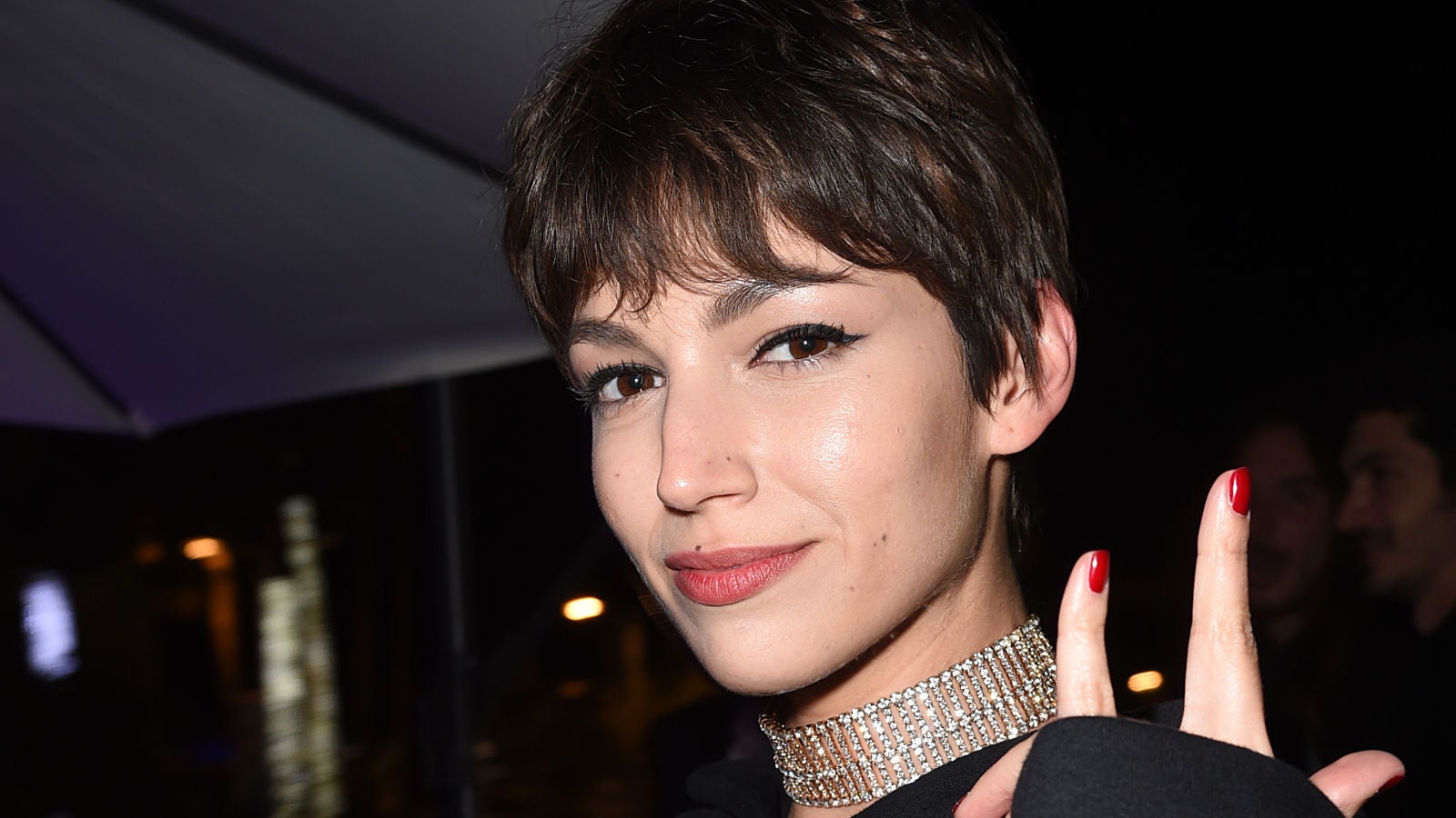 La reacción de Úrsula Corberó al ver las preciosas imágenes de Ana Milán con sus compañeros de 'Física o Química'