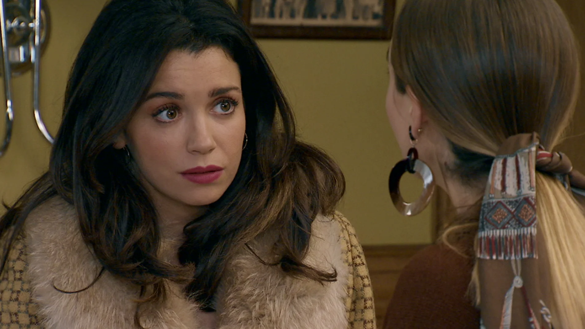 Luisita se sincera con Amelia sobre su difícil situación 