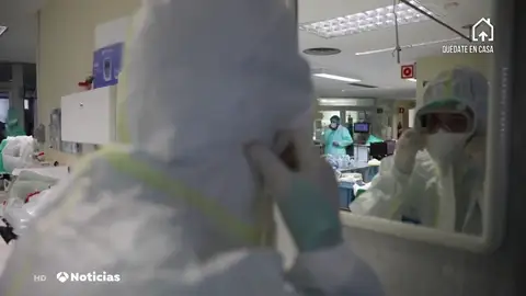 El llamamiento desesperado de un médico del hospital de Albacete por el coronavirus: "hasta que podamos" El llamamiento desesperado de un médico del hospital de Albacete por el coronavirus: "hasta que podamos"