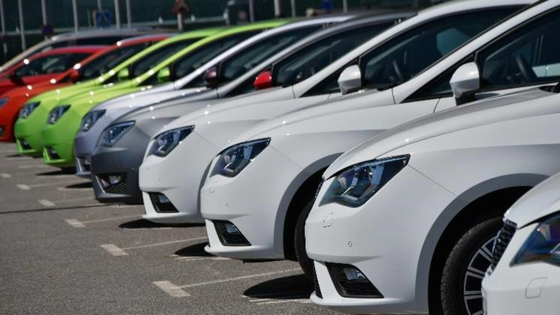 Histórica caída de la venta de coches Histórica caída de la venta de coches