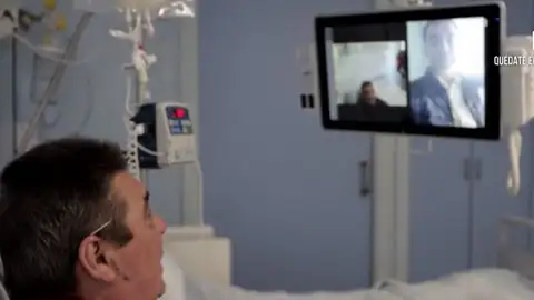 Pacientes de coronavirus hablan por videoconferencia con familiares Coronavirus