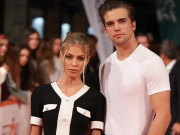 River Viiperi y Jessica Goicoechea River Viiperi y Jessica Goicoechea