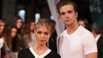 River Viiperi y Jessica Goicoechea River Viiperi y Jessica Goicoechea