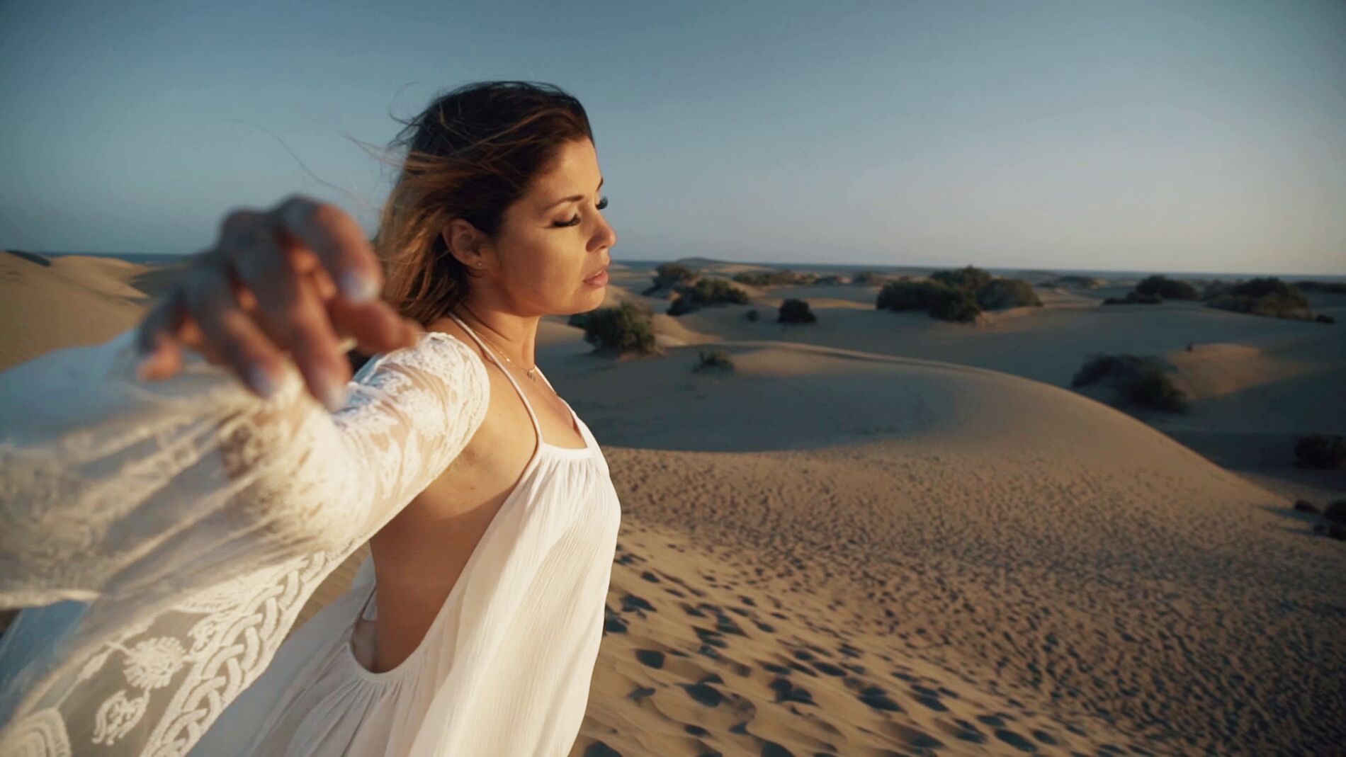 Cristina Ramos derrocha talento en el estreno de su tema in&eacute;dito 'Survivors'