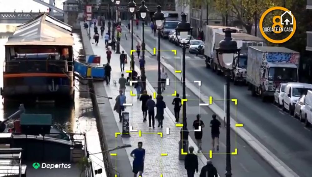 Los 'runners' invaden las calles de París en pleno confinamiento por el coronavirus