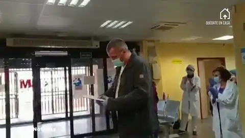 Un hospital agradece a un taxista su generosidad con dinero y un test de coronavirus Un hospital agradece a un taxista su generosidad con dinero y un test de coronavirus