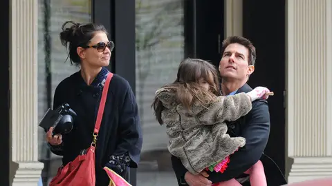 Katie Holmes y Tom Cruise con su hija