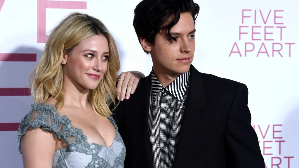 Lili Reinhart y Cole Sprouse Lili Reinhart y Cole Sprouse