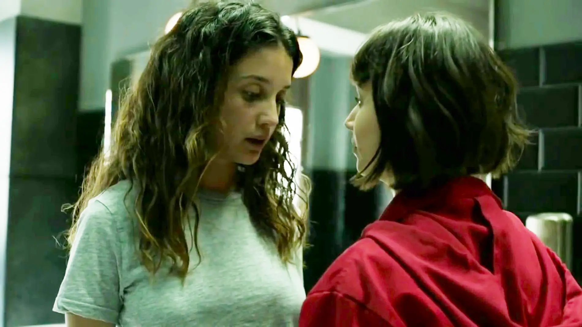 María Pedraza y Úrsula Coberó como Alison Parker y Tokio en 'La casa de papel'