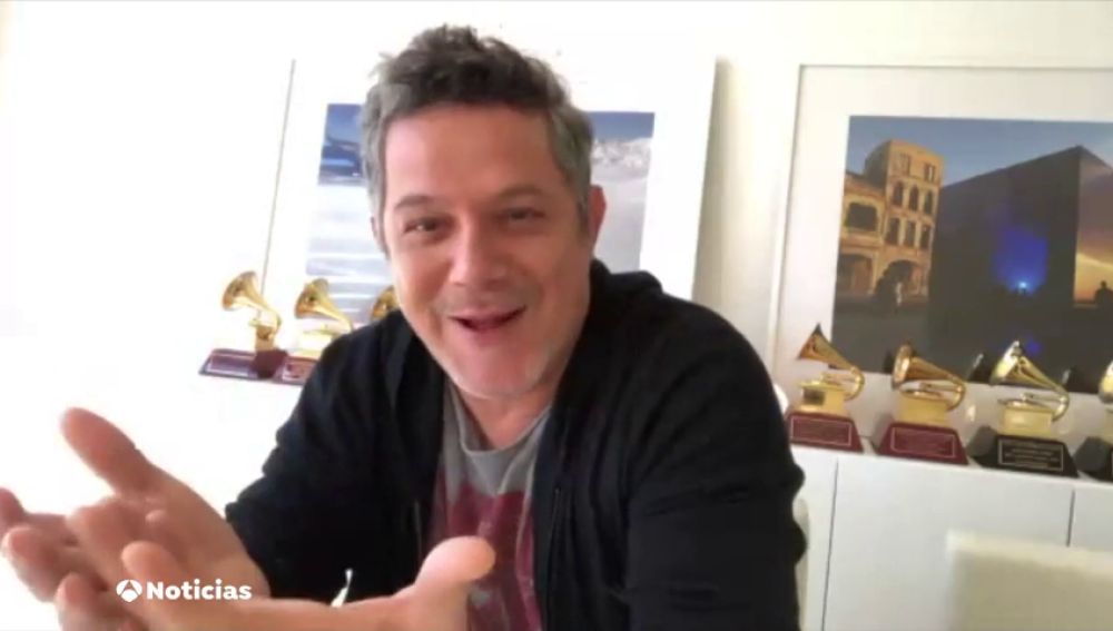 Alejandro Sanz presenta en Antena 3 Noticias su proyecto 'El mundo fuera' 