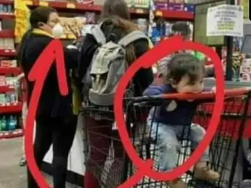 Niños en el supermercado Niños en el supermercado