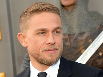 Charlie Hunnam en la premiere de 'Rey Arturo' Charlie Hunnam en la premiere de 'Rey Arturo'