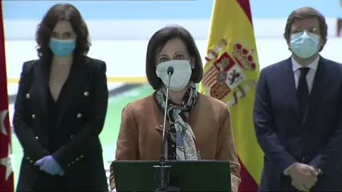 El emocionado mensaje de la ministra de Defensa a los familiares de los fallecidos trasladados al Palacio de Hielo: "No estuvieron solos" El emocionado mensaje de la ministra de Defensa a los familiares de los fallecidos trasladados al Palacio de Hielo: "No estuvieron solos"