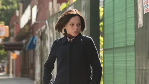 Shira Haas como Esty Shapiro en 'Unorthodox' Shira Haas como Esty Shapiro en 'Unorthodox'