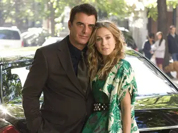 Chris Noth y Sarah Jessica Parker en 'Sexo en Nueva York' Chris Noth y Sarah Jessica Parker en 'Sexo en Nueva York'