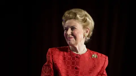 Phyllis Schlafly, Cate Blanchett en 'Mrs. America' Phyllis Schlafly, Cate Blanchett en 'Mrs. America'