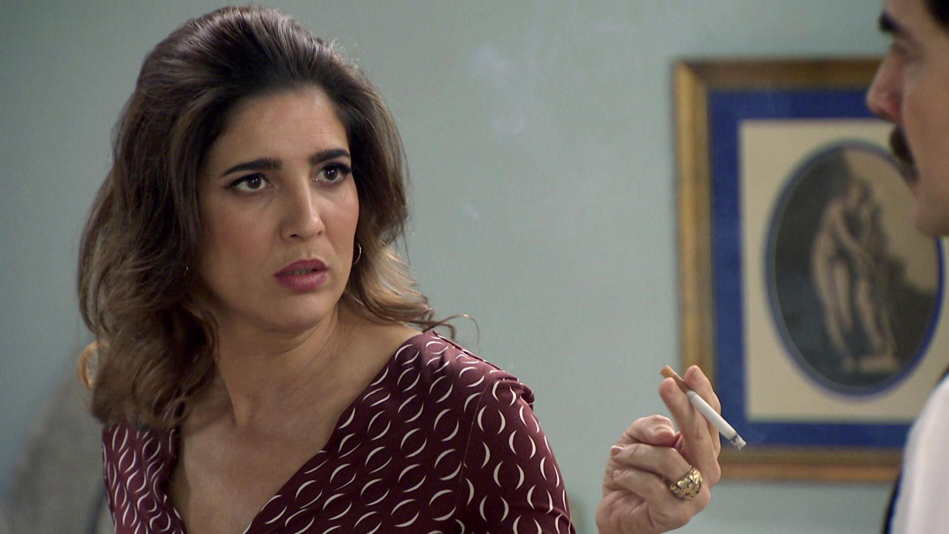 Irene, indignada con Armando ante su cruel comportamiento por su embarazo