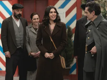 ‘El secreto de Puente Viejo’: “¡Somos republicanos!”, Alicia celebra el triunfo junto a sus vecinos ‘El secreto de Puente Viejo’: “¡Somos republicanos!”, Alicia celebra el triunfo junto a sus vecinos