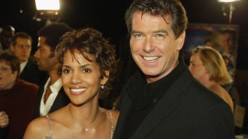Halle Berry y Pierce Brosnan
