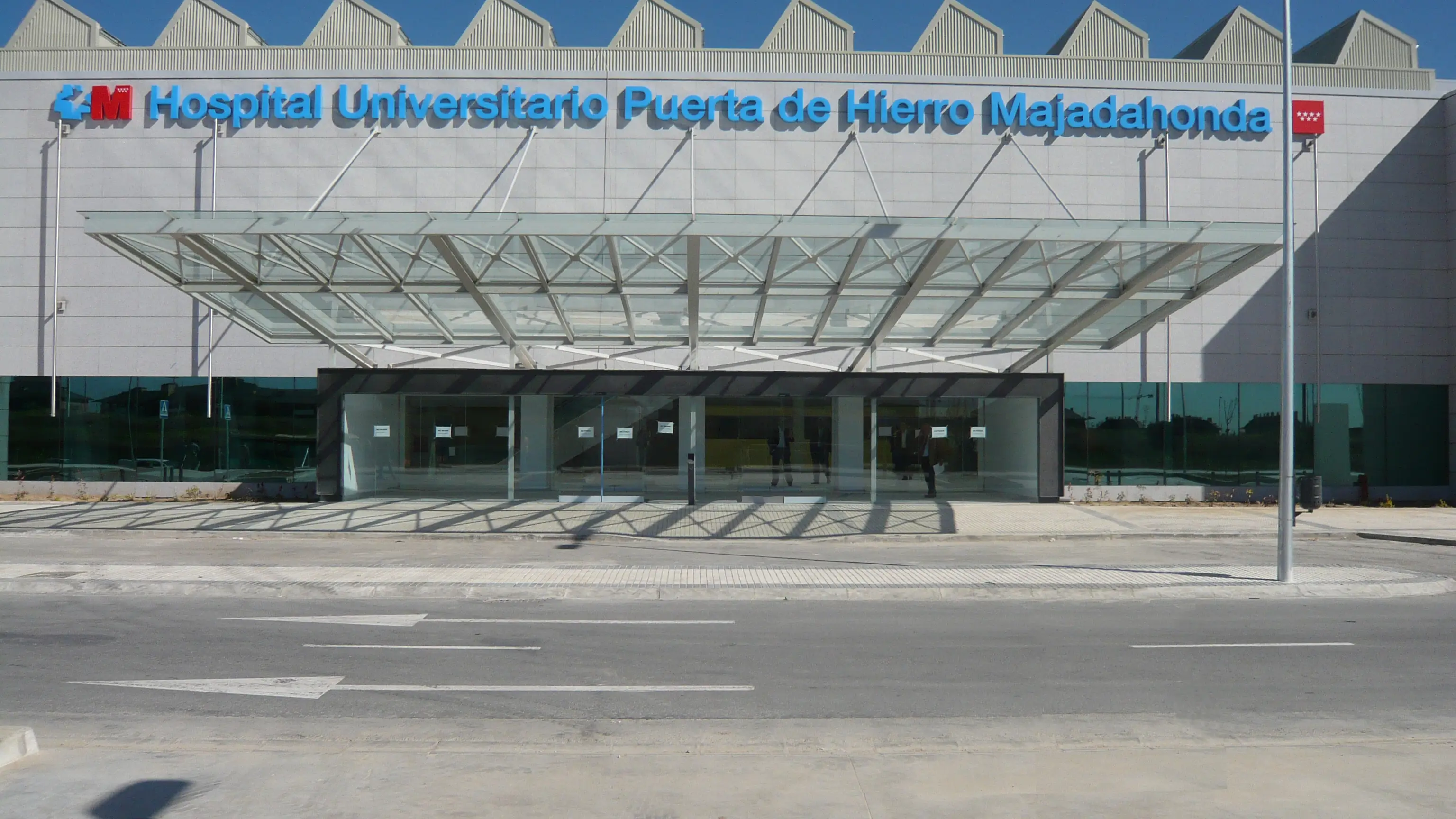 Fachada del Hospital Universitario Puerta de Hierro de Majadahonda Fachada del Hospital Universitario Puerta de Hierro de Majadahonda