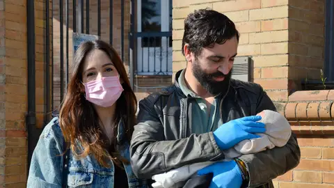 Rocío Osorno y su marido Jacobo Robatto y su hijo Luis Rocío Osorno y su marido Jacobo Robatto y su hijo Luis